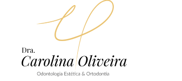 Dra. Carolina Oliveira Logo